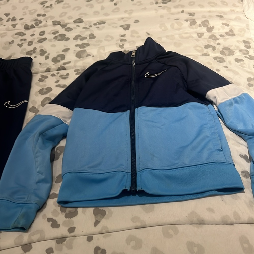 Nike set - Picture 2 of 3